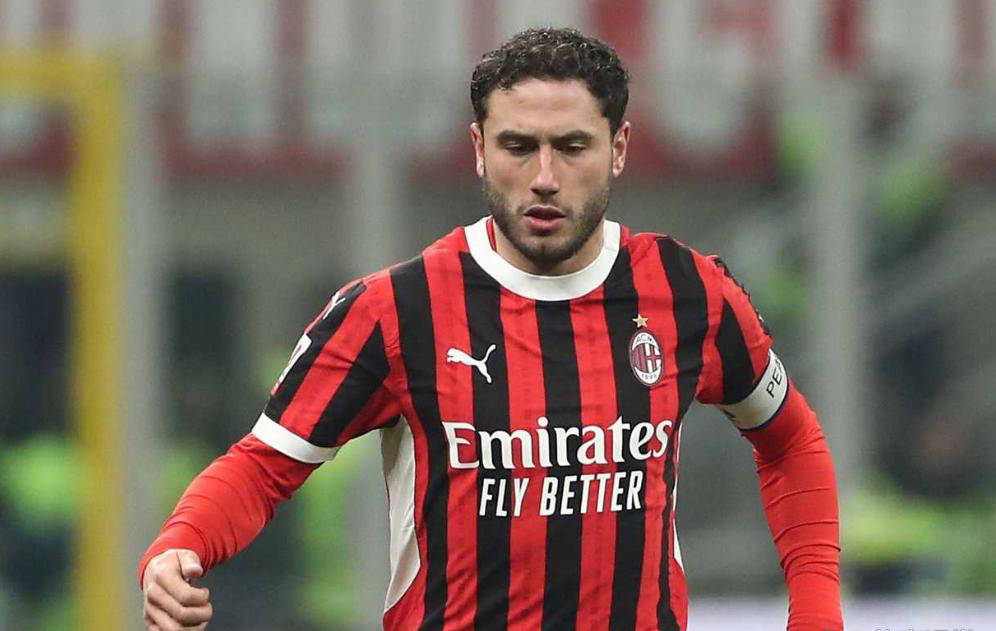 AC米兰右后卫调整引援策略，法甲悍将面临价高难以谈判